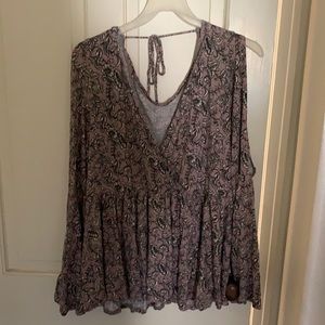 Soft & Sexy cold shoulder light flower 🌸 print